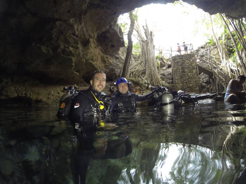  &copy; Jonathan Bird’s Blue World TV