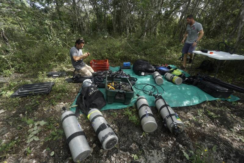  &copy; Jonathan Bird’s Blue World TV