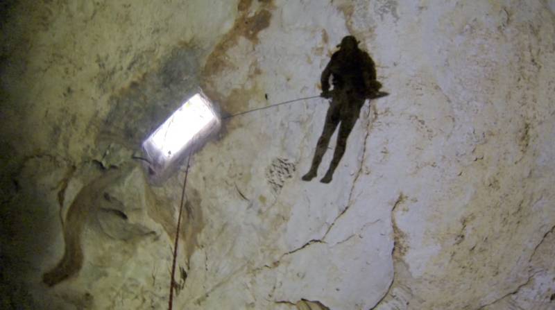  &copy; Jonathan Bird’s Blue World TV