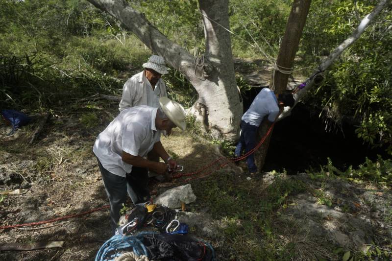  &copy; Jonathan Bird’s Blue World TV