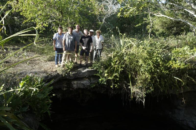  &copy; Jonathan Bird’s Blue World TV